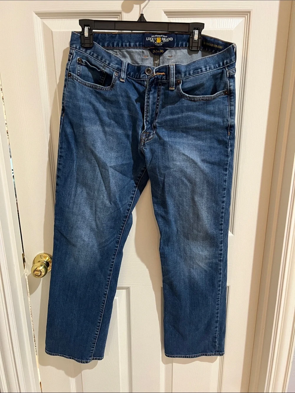 Lucky Brand Men’s Mid Blue Straight Jeans